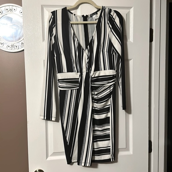 Venus black and cream colored dress with long sleeves. - Picture 1 of 3